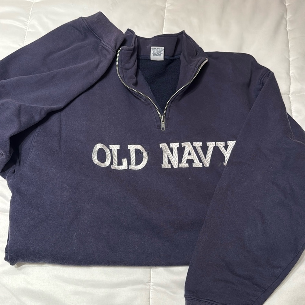 Old Navy pullover sweatshirt